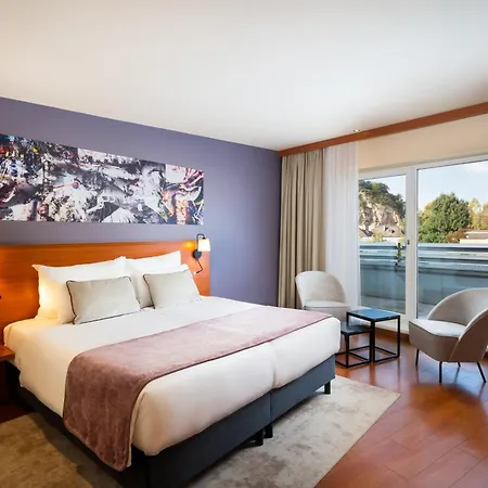 Hotel Leonardo Center 3*