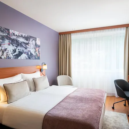 Leonardo Center 3*