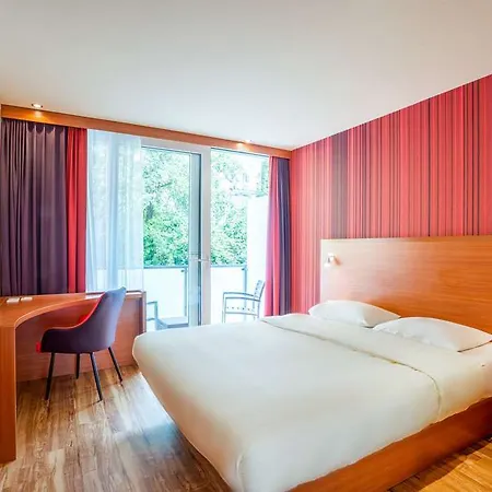 Leonardo Center Hotel 3*
