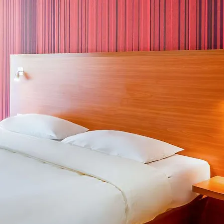 Hotel Leonardo Center 3*